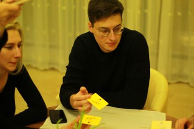 YesToTap elektronikus nfc névjegykártya
